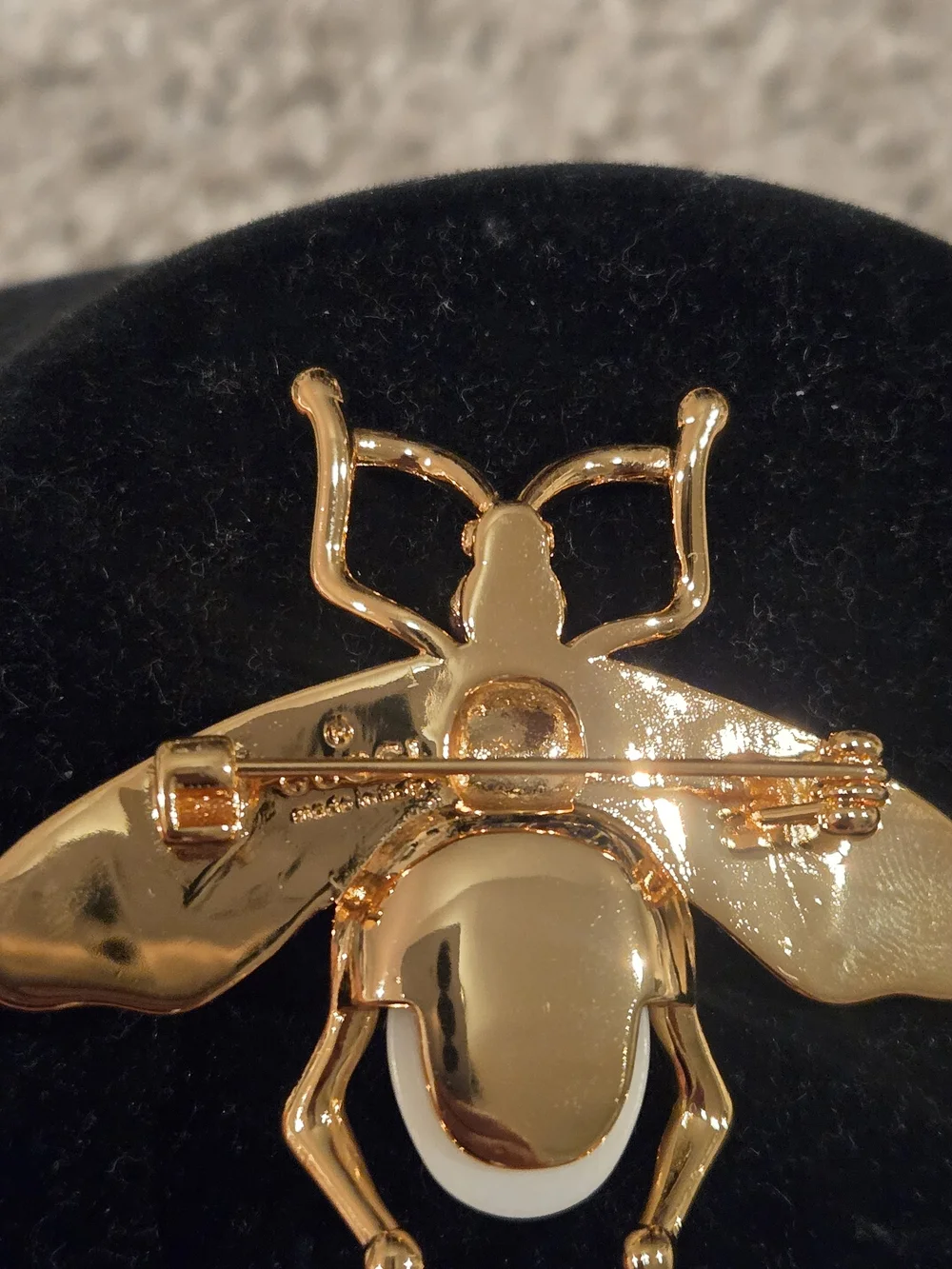 18kgp Gucci Gold Bee Brooch with Pearl Accent - Women's Jewelry